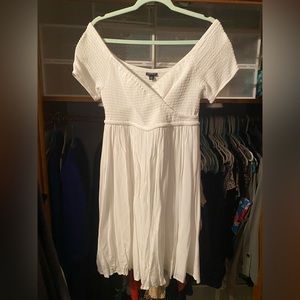 White off-shoulder Torrid Dress sz 00 (or 10)